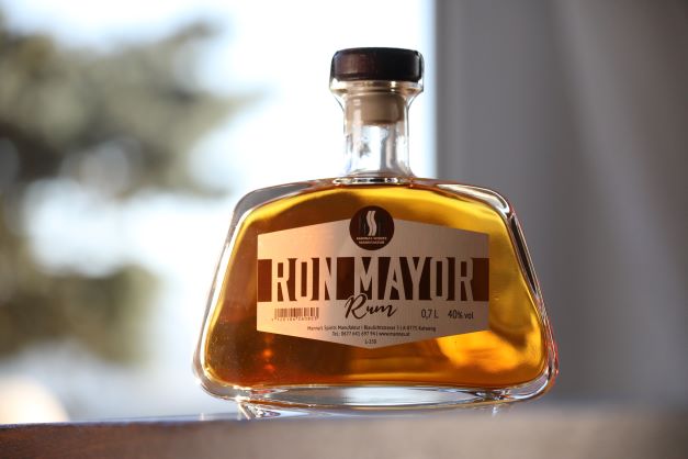 Erlebe den Geschmack der Manna´s Karibik: Rum-Geschenkbox Ron – Unsere Spirits mit Manufaktur Mayor